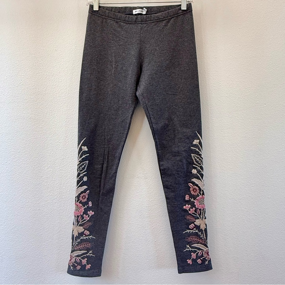“Johnny Was” Gray Floral Embroidered Leggings